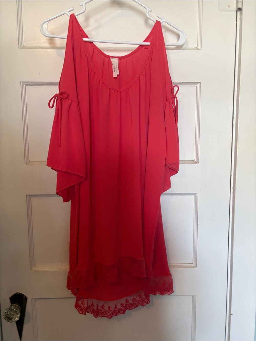 Lilypad Bright Coral Cold-Shoulder Tunic with Lace Hem Size L